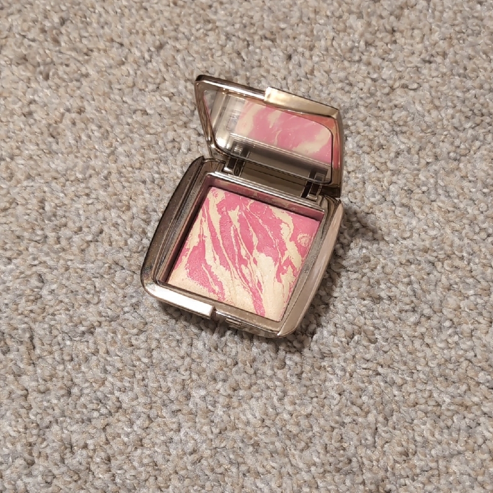 Hourglass Ambient Lighting Blush Diffused Heat